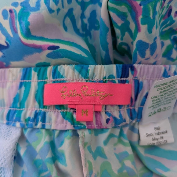 ⭐ Lilly Pulitzer SeaShell Ocean Theme Print Water Pull On Shorts - Picture 9 of 11